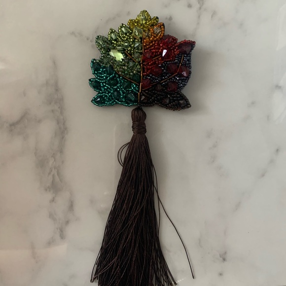 Jewelry Beaded Brooch - Picture 2 of 6